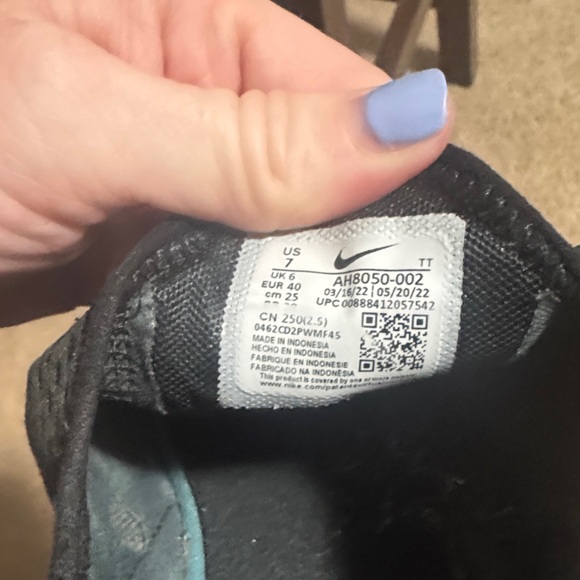 Nike Air Max 270 Black and White youth sz7 /Men's Athletic Shoes - Picture 2 of 11